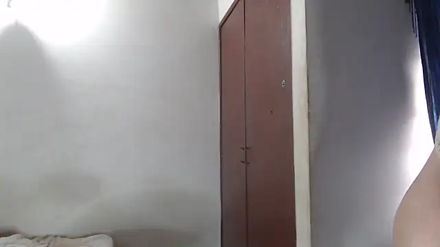 aurelialux online show from March 7, 2025, 9:27 pm