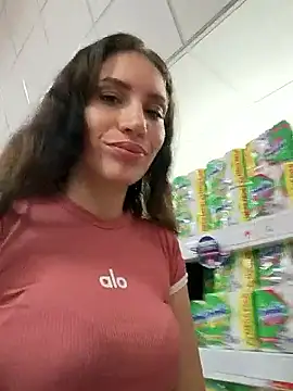 aurelialux online show from September 18, 2025, 10:23 pm