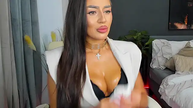 Sonia  Rey online show from October 3, 2025, 10:07 pm