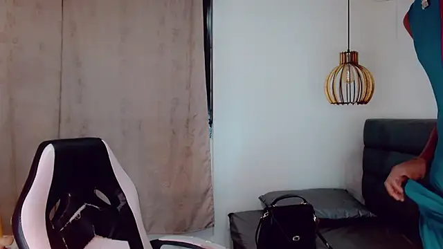 Oriana braom online show from January 18, 2025, 2:03 am