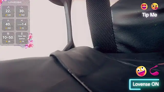 Oriana braom online show from December 15, 2025, 7:07 pm