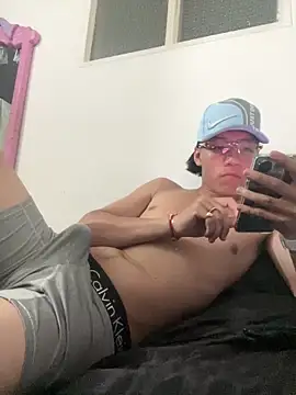 CRYBYT9 online show from November 26, 2025, 1:39 am