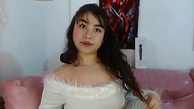 hinataleecs online show from November 30, 2025, 6:56 pm