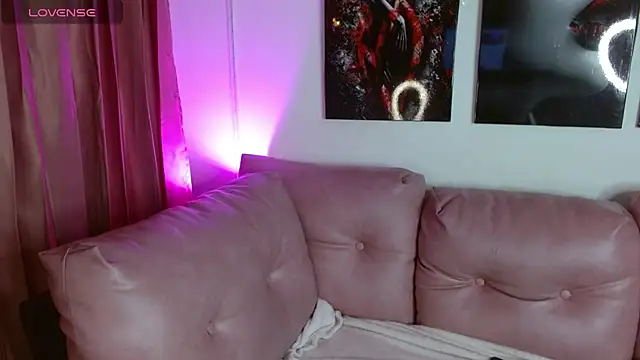 Snapshot of hinataleecs chatting on December 19, 2025, 10:50 pm hinataleecs online show from December 19, 2025, 10:50 pm