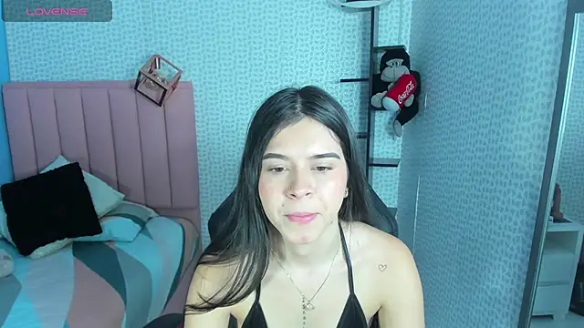 cassiehoward14 online show from September 24, 2025, 6:44 pm