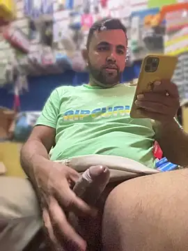 Sheik z o online show from April 18, 2026, 1:26 pm