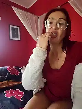 Snapshot of Carolina_red chatting on December 19, 2024, 2:13 pm Carolina red online show from December 19, 2024, 2:13 pm