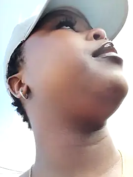 Dark Berry 26 online show from February 8, 2025, 7:26 am