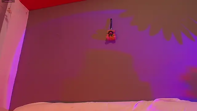 adara johnson   online show from April 19, 2026, 12:04 pm