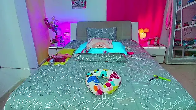 Kendralove31xxx online show from March 30, 2026, 2:45 am