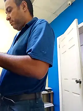 Snapshot of friendsloversex chatting on September 19, 2025, 5:46 pm friendsloversex online show from September 19, 2025, 5:46 pm