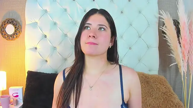 ValeryLovee online show from February 3, 2025, 9:41 am