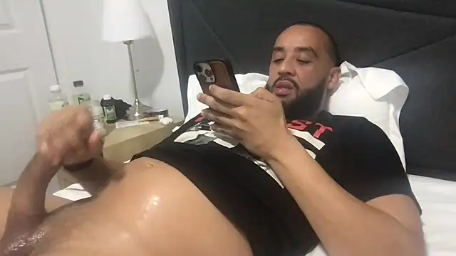 Z415 online show from December 5, 2025, 2:09 am