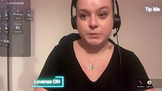 NaughtyWifeUK online show from December 29, 2024, 4:19 pm