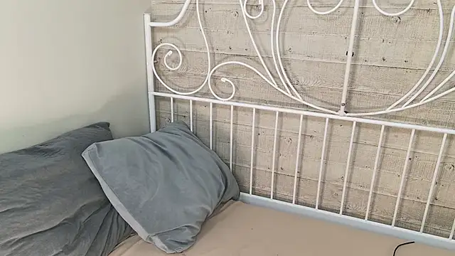 GiselleParton online show from December 28, 2024, 2:21 pm