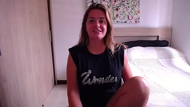 ParisW online show from February 20, 2025, 8:58 pm