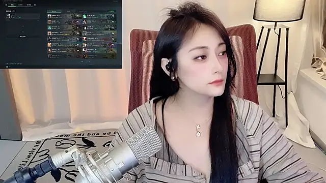 Daisy-77 online show from May 20, 2026, 1:06 pm