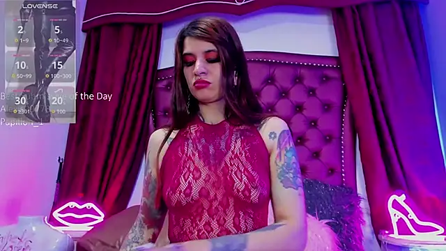 Maddissonlove online show from October 7, 2025, 1:19 pm