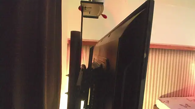 Daisy  rose online show from April 22, 2026, 3:09 am