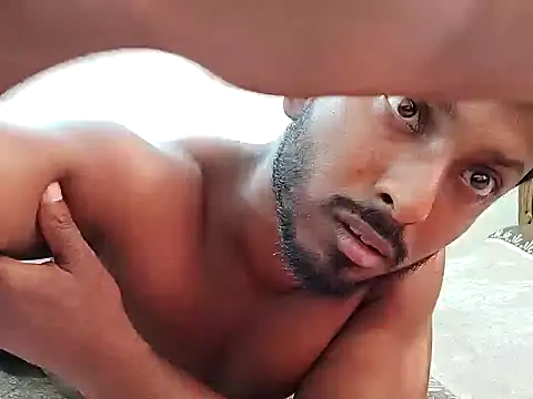 Snapshot of HunkyAriyan chatting on April 4, 2026, 9:07 am HunkyAriyan online show from April 4, 2026, 9:07 am