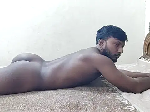 Snapshot of HunkyAriyan chatting on April 5, 2026, 5:43 pm HunkyAriyan online show from April 5, 2026, 5:43 pm