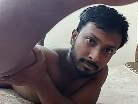 HunkyAriyan online show from May 27, 2026, 1:57 am
