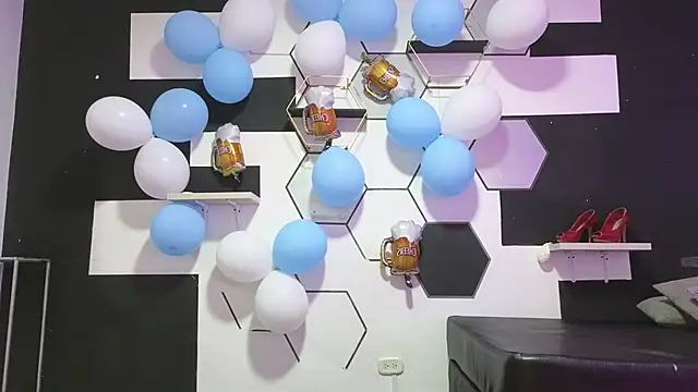 alondrabigtits online show from October 2, 2025, 12:12 pm