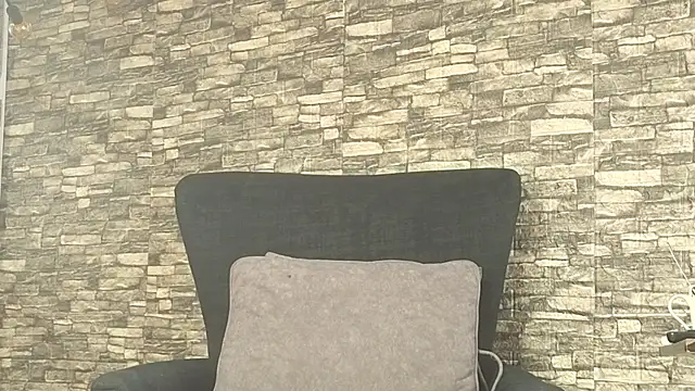 alondrabigtits online show from November 27, 2025, 1:46 pm