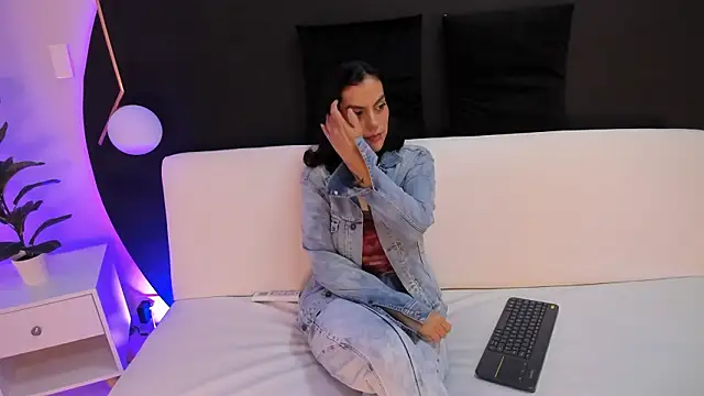 Ada Monroe10 online show from March 5, 2026, 1:51 pm