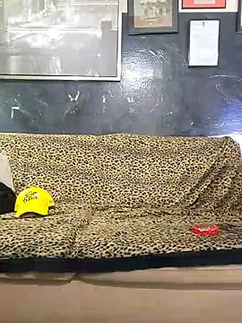 Doggyray44 online show from December 10, 2024, 11:54 am