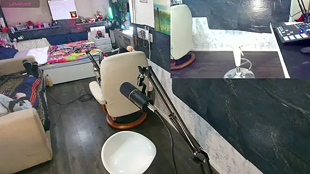 Doggyray44 online show from December 20, 2024, 4:31 am