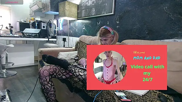 Doggyray44 online show from January 22, 2025, 8:18 am