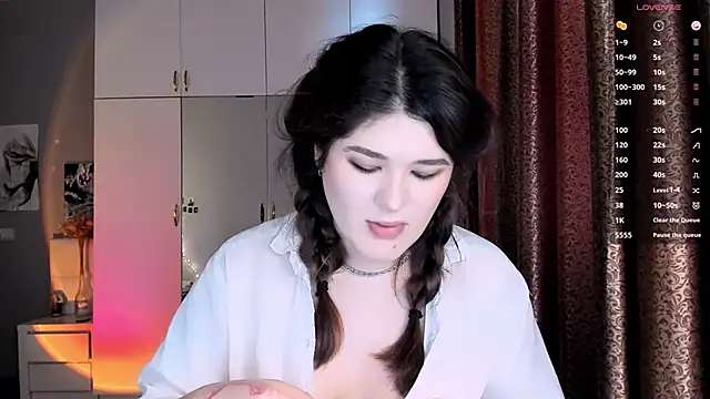 July Slowdive online show from March 21, 2025, 10:39 am