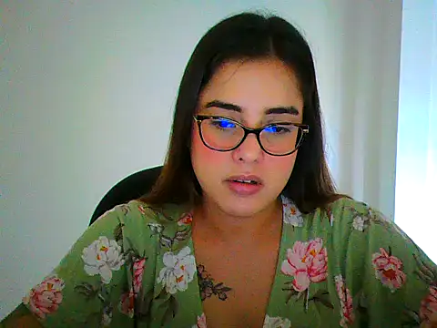 maliamiller online show from April 22, 2026, 11:12 am