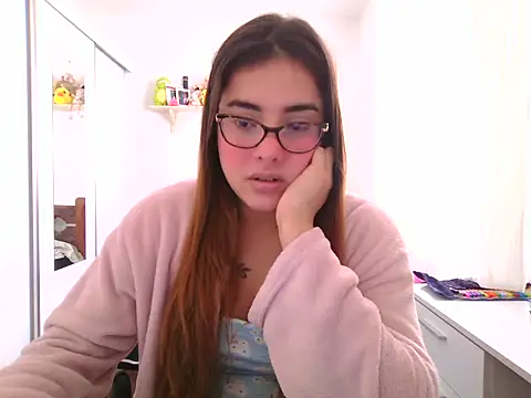 Snapshot of maliamiller chatting on June 11, 2026, 1:31 pm maliamiller online show from June 11, 2026, 1:31 pm