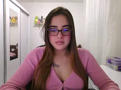 Snapshot of maliamiller chatting on July 14, 2026, 2:05 am maliamiller online show from July 14, 2026, 2:05 am