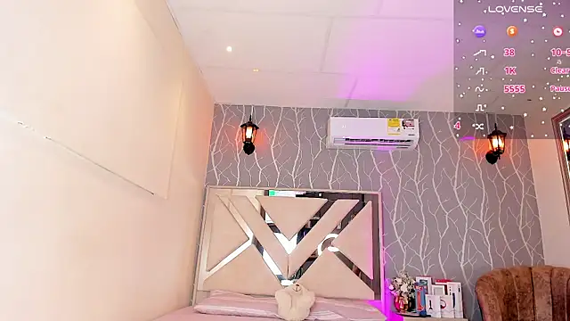 vanessa guzman2 online show from March 8, 2025, 1:25 pm