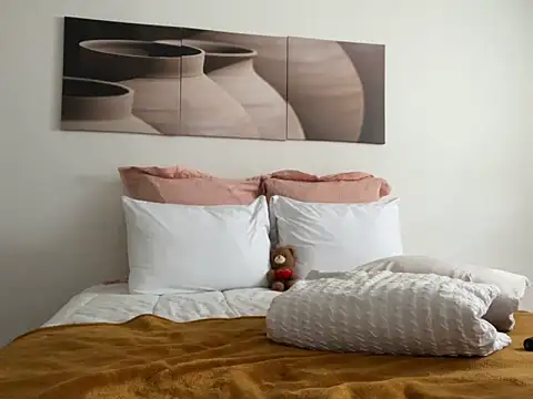 NadiaBanks online show from September 22, 2025, 5:59 pm