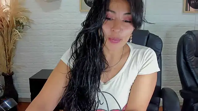 Aisha 09 online show from March 5, 2025, 2:34 pm