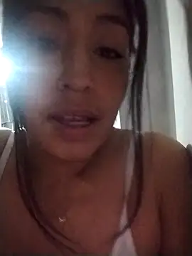 Aisha 09 online show from April 28, 2026, 11:32 pm