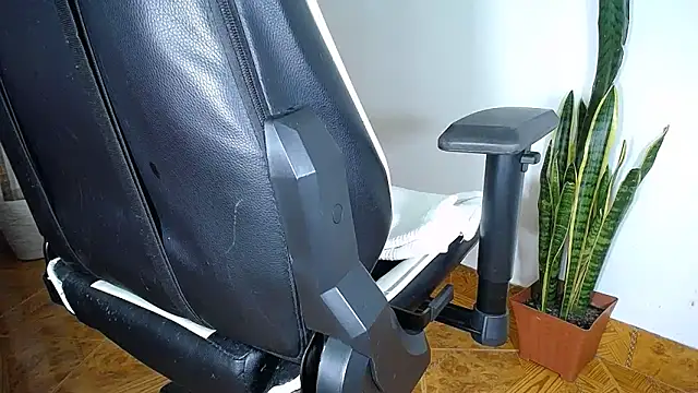 diamond black00 online show from March 19, 2025, 12:04 am