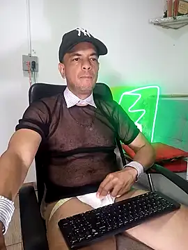 latinmartin73 online show from January 15, 2025, 12:41 am