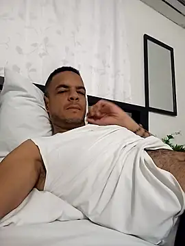 latinmartin73 online show from January 17, 2025, 3:23 am