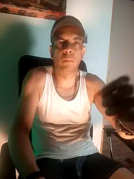 latinmartin73 online show from January 21, 2025, 12:15 am