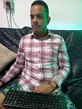 latinmartin73 online show from January 22, 2025, 12:38 am