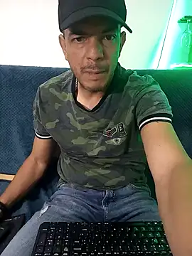 latinmartin73 online show from March 3, 2025, 1:31 am