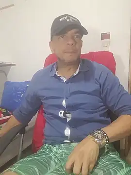 latinmartin73 online show from January 15, 2026, 11:52 pm