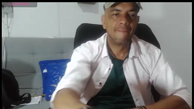 latinmartin73 online show from May 20, 2026, 12:28 am