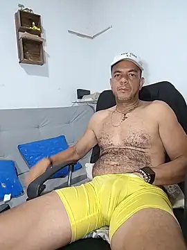 latinmartin73 online show from May 27, 2026, 1:57 am
