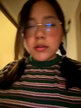 kittyfresita online show from December 5, 2025, 3:26 am